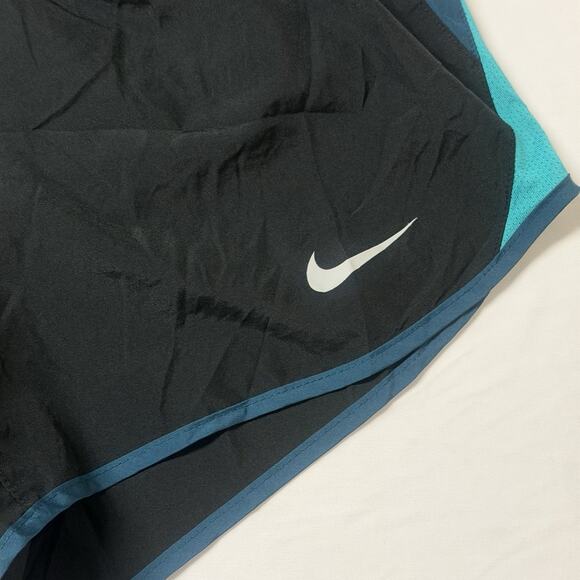 Nike Women’s Dri Fit Black Shorts Size Small - Picture 7 of 7
